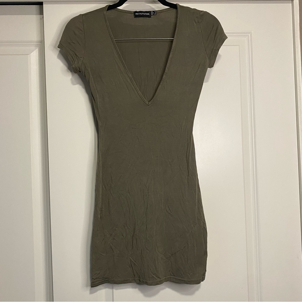Prettylittlething Mini Dress XS 2 Fitted Deep V Neck Summer Sun Dress Olive PLT